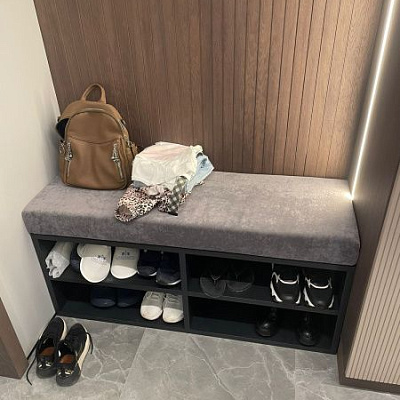 Серый матрас на обувницу в прихожей. Матрасики на заказ от Гливер. Отзыв клиента, рейтинг 5 звезд.